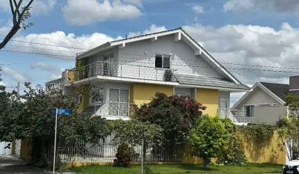 Sobrado de 273,00 m² no Pineville