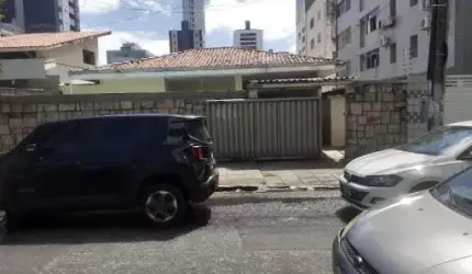 Casa/terreno com 13,5 x 30m em Manaíra.