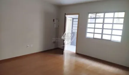 Casa com 2 quartos para alugar na Rua Castro Alves, Cerâmica, São Caetano do Sul por R$ 2.200
