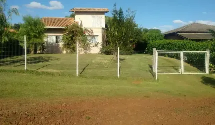 Chácara com casa em Condomínio Fechado na Warta, Terreno de 1.500m²: Seu Refúgio no Campo Próximo a Londrina!