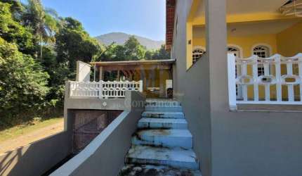 CASA COM 4 QUARTOS NO CONDOMINIO LAGOINHA - UBATUBA