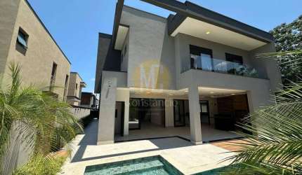 LINDA CASA COM 4 SUITES E 4 VAGAS DE GARAGEM, COM PISCINA NO JARDIM DO GOLF