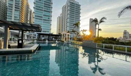 Apartamento de Alto Padrão com Vista para o Mar – 3 Suítes no Al Mare Beach Front