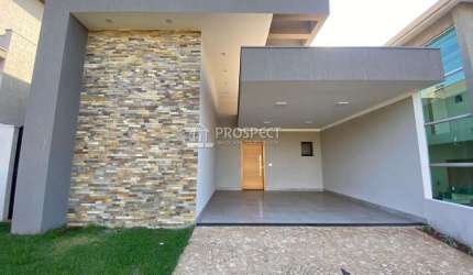 Casa Espaçosa com Piscina no Condomínio Vila Romana 1