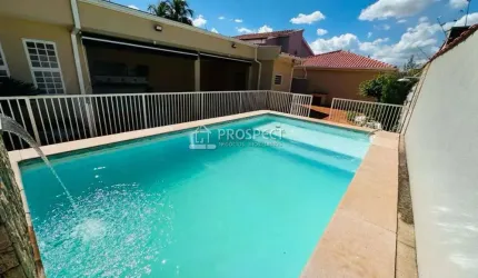 Casa com piscina no Jardim Santa Luzia | 3 suítes | 5 vagas