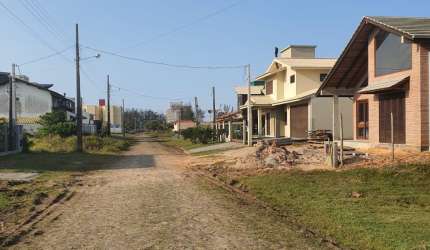 VENDA 375m2 - Terreno à 200m da Praia de ITAPIRUBÁ do SUL - LAGUNA-SC
