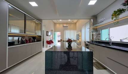 ALUGA OU VENDE CASA COM 3 SUÍTES  + ENERGIA SOLARCOND. PASSAREDO  (sendo uma suíte Master com closet)