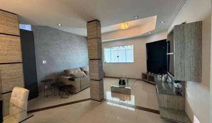 Casa Ampla e Moderna Mobiliada no Adrianópolis