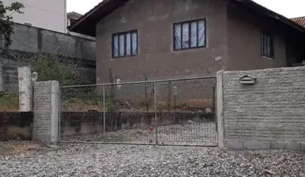 Casa para Venda em Joinville, Petrópolis, 5 dormitórios, 3 banheiros, 1 vaga