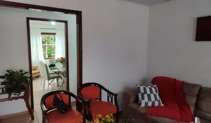 Casa para Venda em Joinville, Floresta, 3 dormitórios, 1 banheiro, 1 vaga