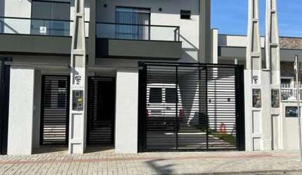 Sobrado Geminado para Venda em Joinville, Vila Nova, 3 dormitórios, 1 suíte