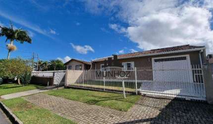 Casa térrea com amplo quintal em Curitiba/Pr.