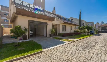 CASA EM CONDOMINIO BAIRRO SEMINARIO