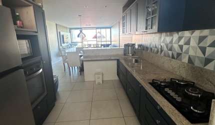 Apartamento com 133m2,3 suítes em Camboinha