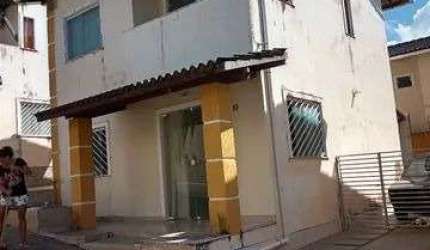 Casa em condomínio fechado com 3 quartos à venda na Rua Eduardo P dos Santos, Caixa D'Água, Lauro de Freitas por R$ 465.000