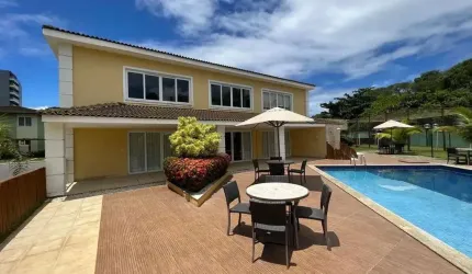 Casa em condomínio fechado com 4 quartos à venda na Rua Professor Raul Chaves, Patamares, Salvador, 374 m2 por R$ 2.000.000