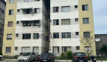Apartamento com 2 quartos à venda na Rua Hortênsias Azuis, Jardim das Margaridas, Salvador, 46 m2 por R$ 150.000