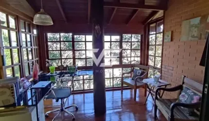 ITACORUBI - CASA 2 PAVIMENTOS + MEZANINO ESTILO RÚSTICA