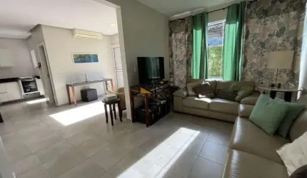 CASA DE CONDOMINÍO COM 3 DORMITÓRIOS SENDO 1 SUÍTE,SALA 2 AMBIENTES,COZINHA,ÁREA COMUM COM PISCINA E CHURRASQUEIRA