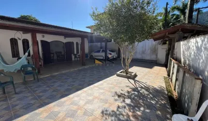 CASA EM CONDOMINIO COM 4 DORMITÓRIOS,4 VAGAS DE GARAGEM,VARANDA GOURMET COM CHURRASQUEIRA E PISCINA.