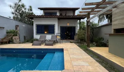CASA BAIRRO DO ITAGUÁ 3 dormitórios sendo 1 suítes,1 banheiro social,sala 2 ambientes 3 vagas de garagem