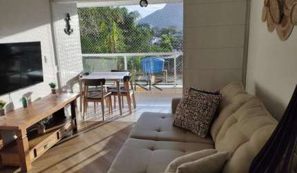 APARTAMENTO PRAIA DA ENSEADA com 2 dormitórios sendo 1 suíte,1 vaga de garagem,varanda gourmet com churrasqueira