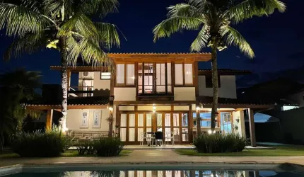CASA CONDOMÍNIO ALTO PADRÃO COM 5 DORMITÓRIOS,SENDO 2 SUÍTES, 4 BANHEIROS SOCIAL,SALA 2 AMBIENTES,COZINHA AMERICANA,ÁREA GOURMET