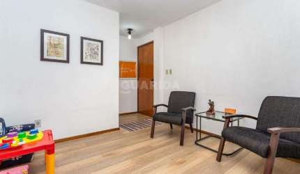 Conjunto comercial no bairro Moinhos de Vento.