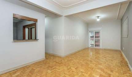Excelente apartamento com 3 dormirtórios, sendo 1 suíte, no bairro Centro Histórico