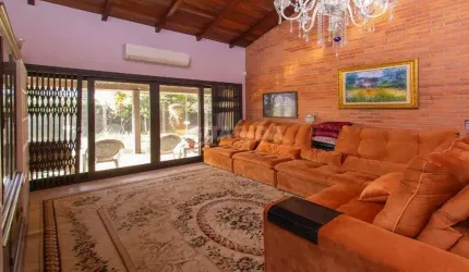 Casa Residencial/Sobrado para aluguel com 4 quartos e 4 vagas de garagem, Jardim Itu Sabará - Porto Alegre/RS