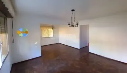 Casa Residencial com 3 dormitórios, sendo 1 suíte, para alugar no bairro Alto Petrópolis.