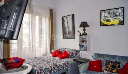 Apartamento estilo JK mobiliado, no bairro Centro Histórico