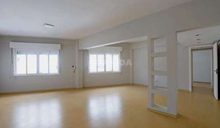 Amplo Apartamento com 3 dormitórios, sendo 1 suíte, no bairro Rio Branco