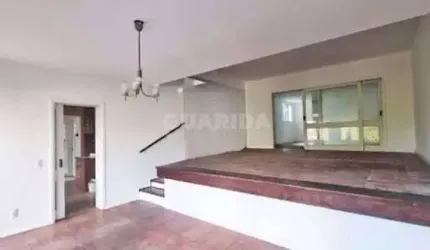Casa Residencial com 4 dormitórios, sendo 1 suíte, para alugar no bairro Bela Vista