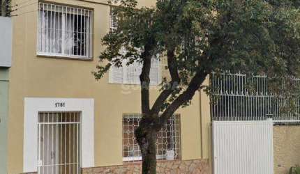Casa Residencial com 3 dormitórios, e 2 vagas de garagem, no bairro Navegantes