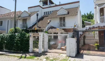 Casa residencial com 4 dormitórios, sendo 2 suíte com closet, no bairro Auxiliadora