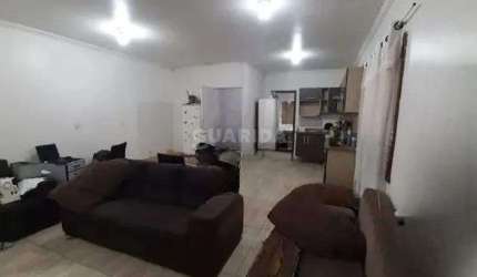 Casa Residencial com 1 dormitório e 1 vaga de garagem, no bairro Floresta