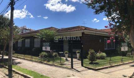 Casa Residencial com 3 dormitórios, sendo 1 suíte, no bairro Jardim Lindóia
