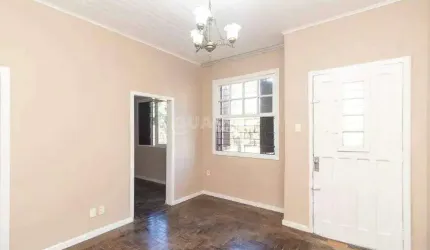 Casa residencial com 2 dormitórios e 3 vagas de garagem, no bairro Navegantes