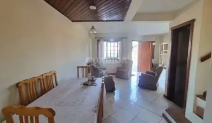 Casa em Condomínio com 2 dormitórios, mobiliada, e 1 vaga de garagem no bairro Hípica