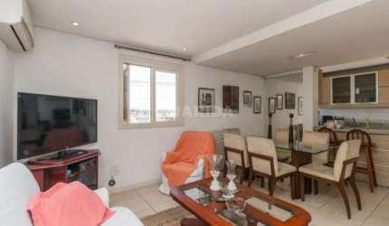 Casa Residencial com 3 dormitórios, sendo 1 suíte, mobiliada, e 1 vaga de garagem no bairro Alto Petrópolis