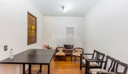 Casa Residencial com 4 dormitórios, sendo 2 suítes, e 4 vagas de garagem no bairro Tristeza