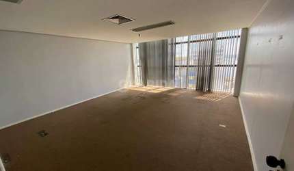 Conjunto comercial no bairro Centro Histórico
