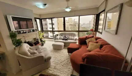 Apartamento com 2 dormitórios, sendo 2 suítes, e 2 vagas de garagem no bairro Auxliadora