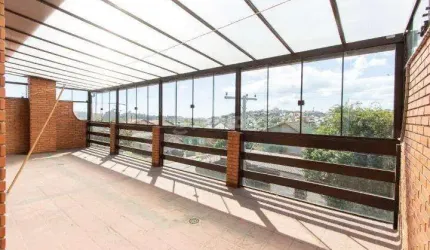 Casa residencial no bairro Glória.