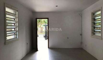 Casa Residencial com pátio e 1 dormitório no bairro Tristeza