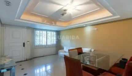 Casa com 6 dormitórios sendo 2 suítes para alugar no bairro Ipanema.