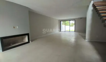Casa residencial com 3 dormitórios, sendo os 3 suítes, no bairro Ipanema