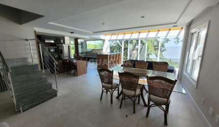 Casa em condomínio no bairro Ipanema.