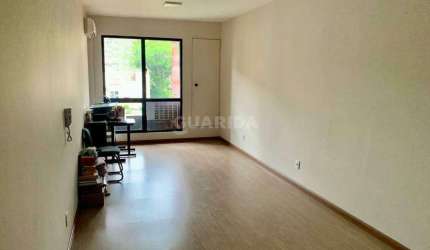 Conjunto comercial no Bairro Auxiliadora.